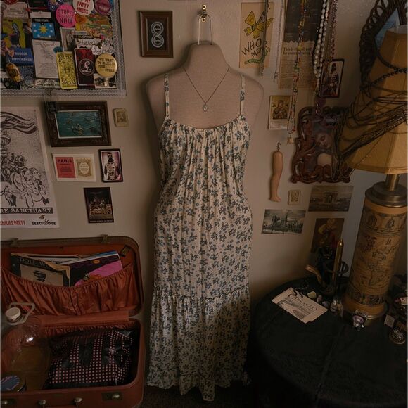 Coolchange Ditsy Floral Maxi Sun Dress Women's Medium/Large White Blue Tiered - Picture 1 of 5